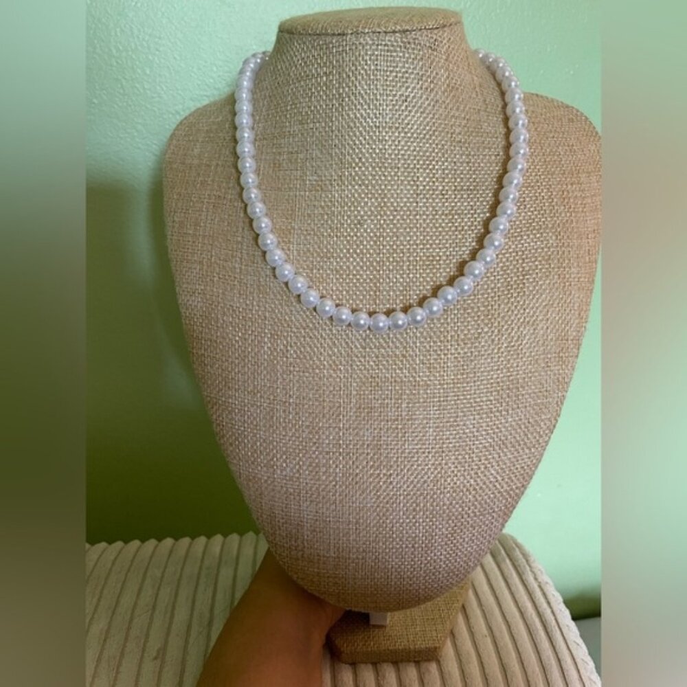 Elegant White Pearl Necklace